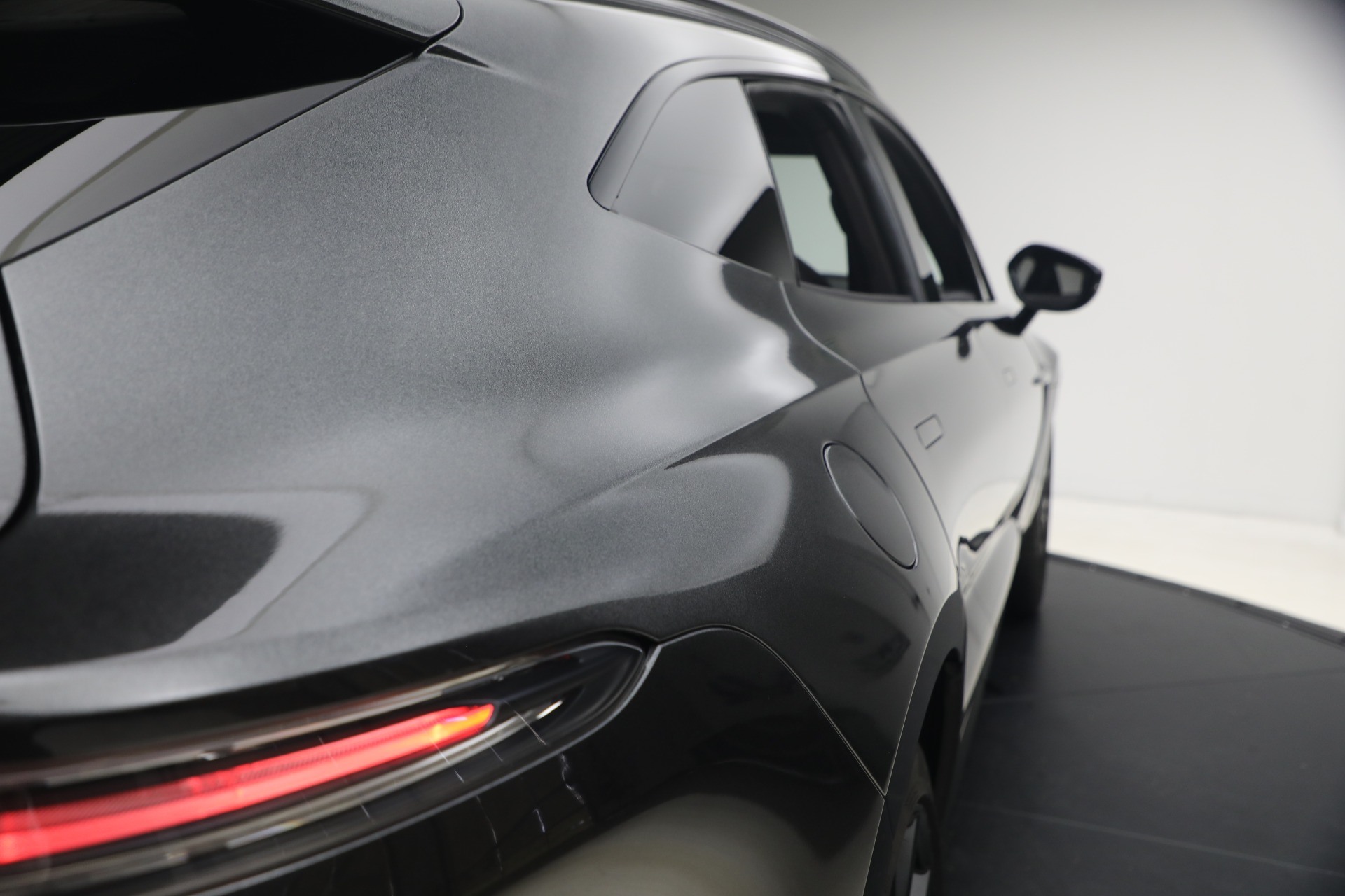 Used-2022-Aston-Martin-DBX
