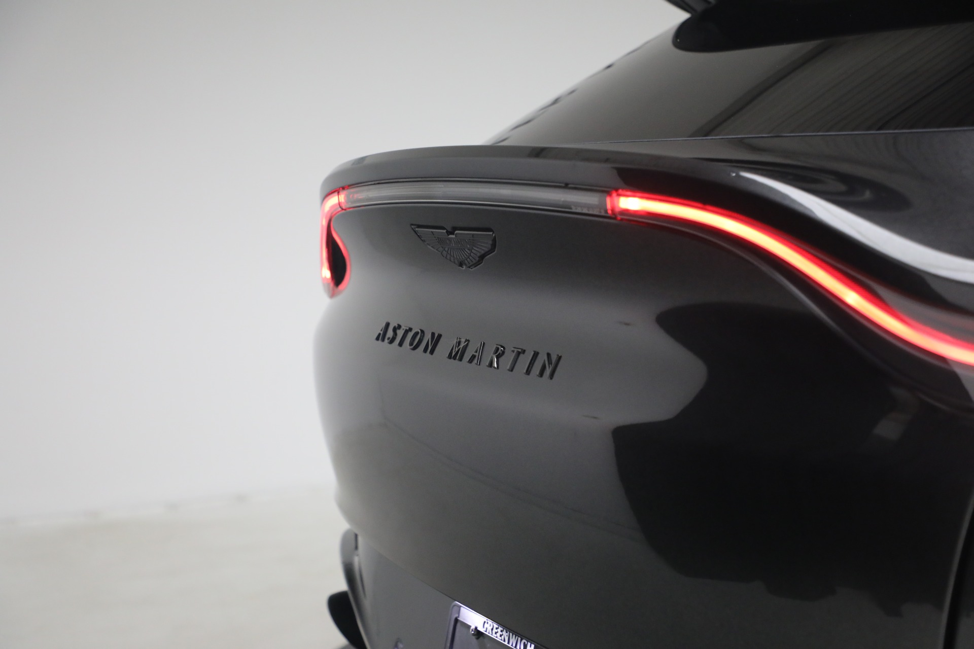 Used-2022-Aston-Martin-DBX