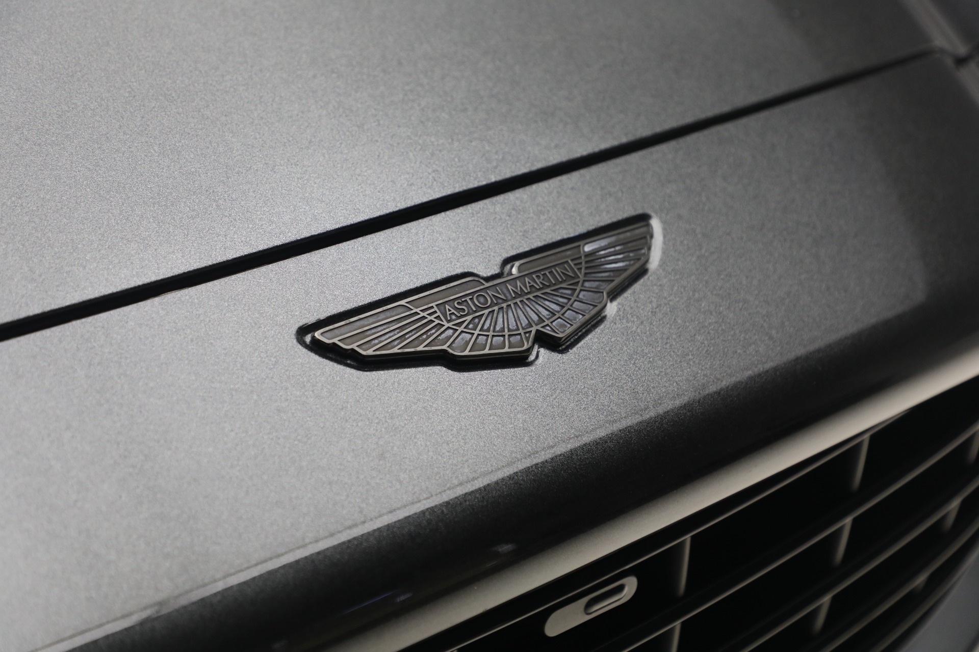 Used-2022-Aston-Martin-DBX