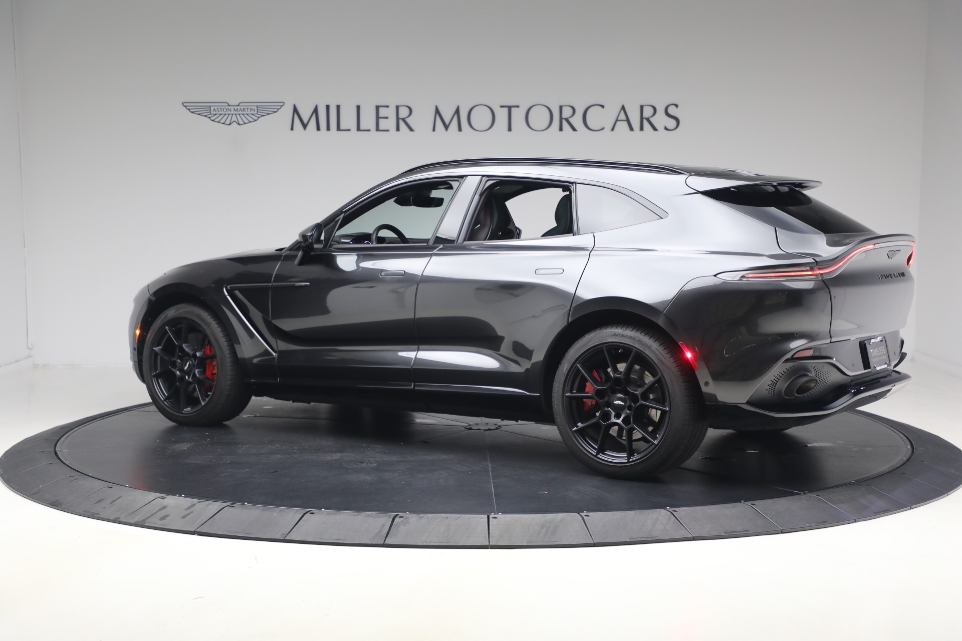 Used-2022-Aston-Martin-DBX