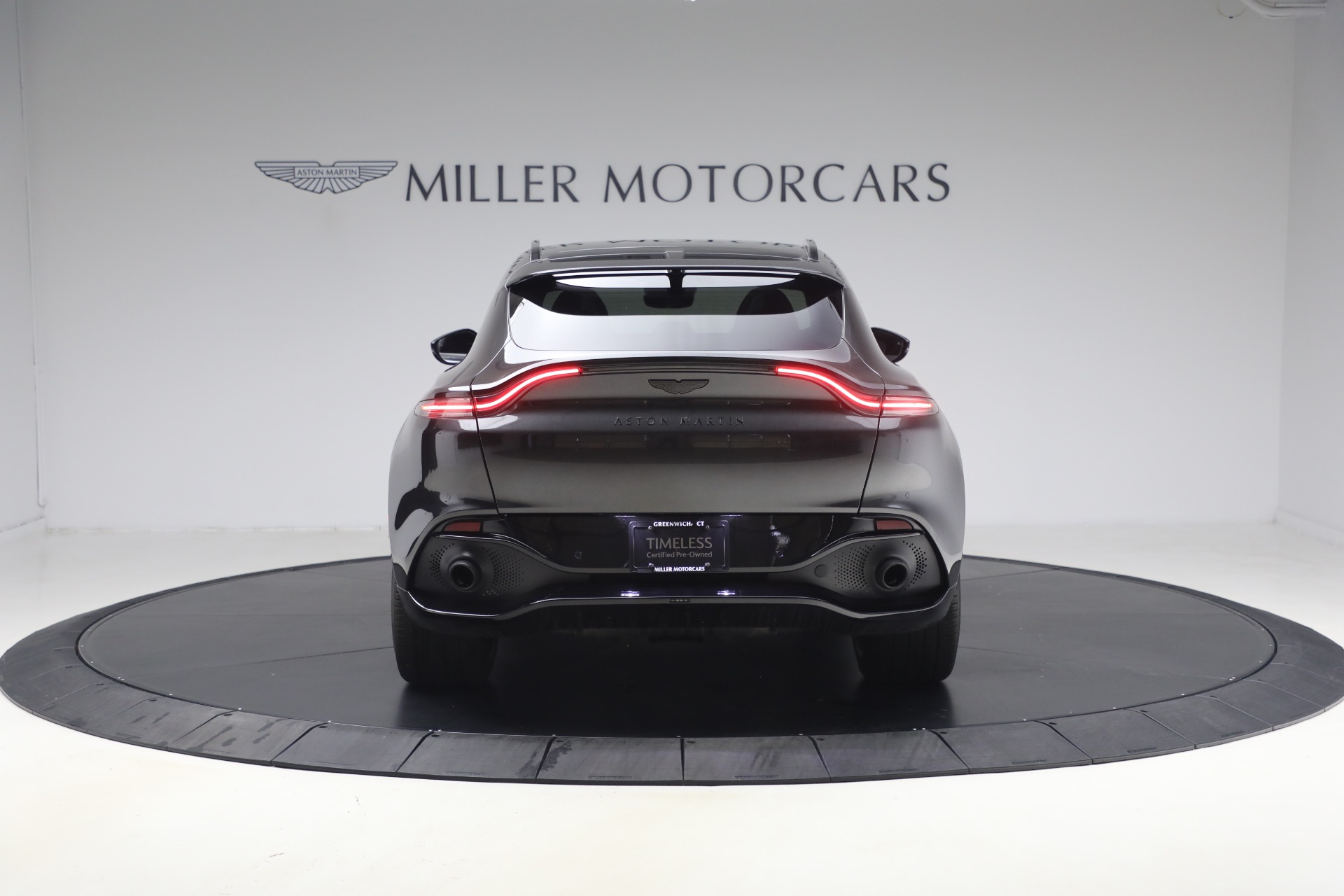 Used-2022-Aston-Martin-DBX