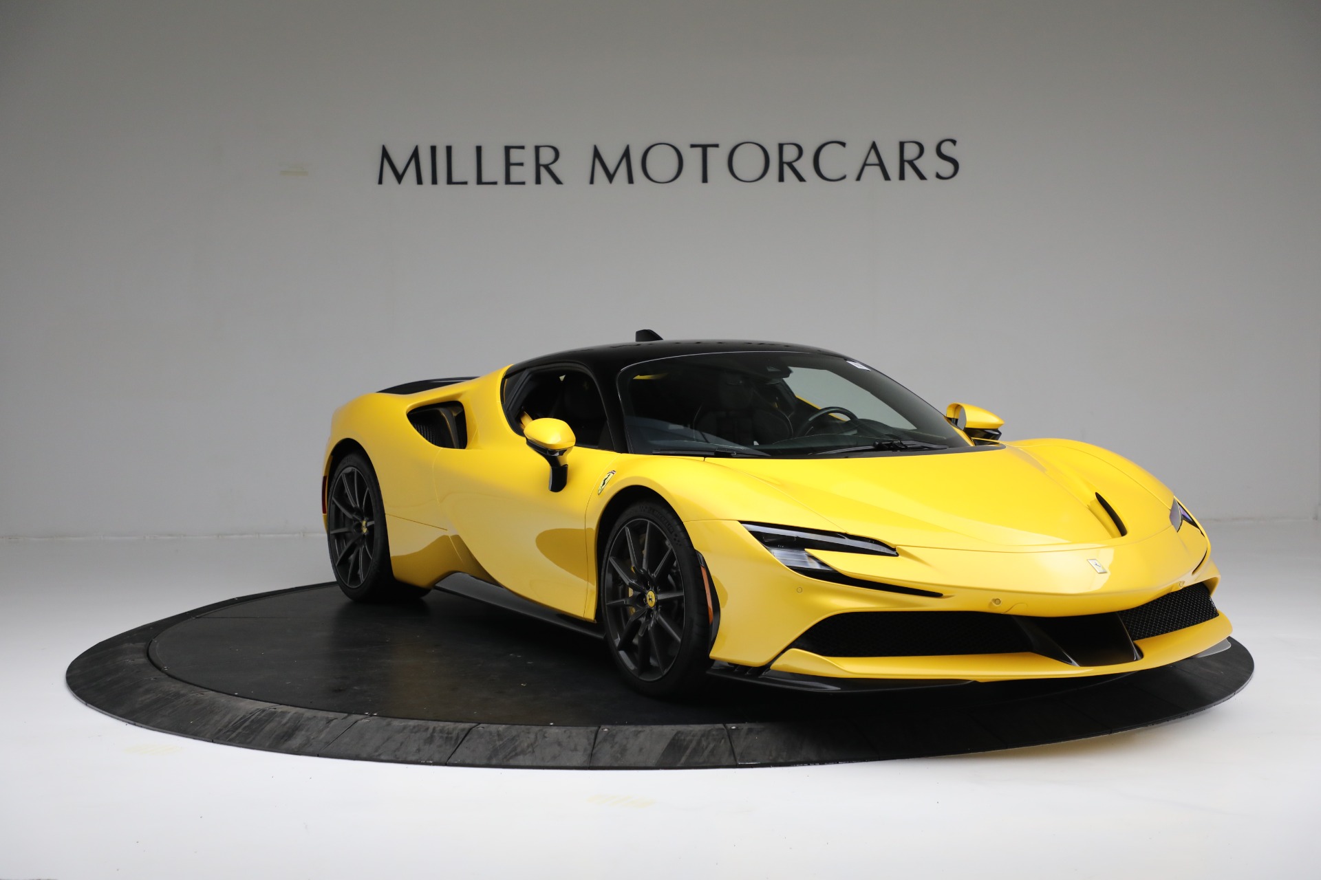 Used-2021-Ferrari-SF90-Stradale-Assetto-Fiorano