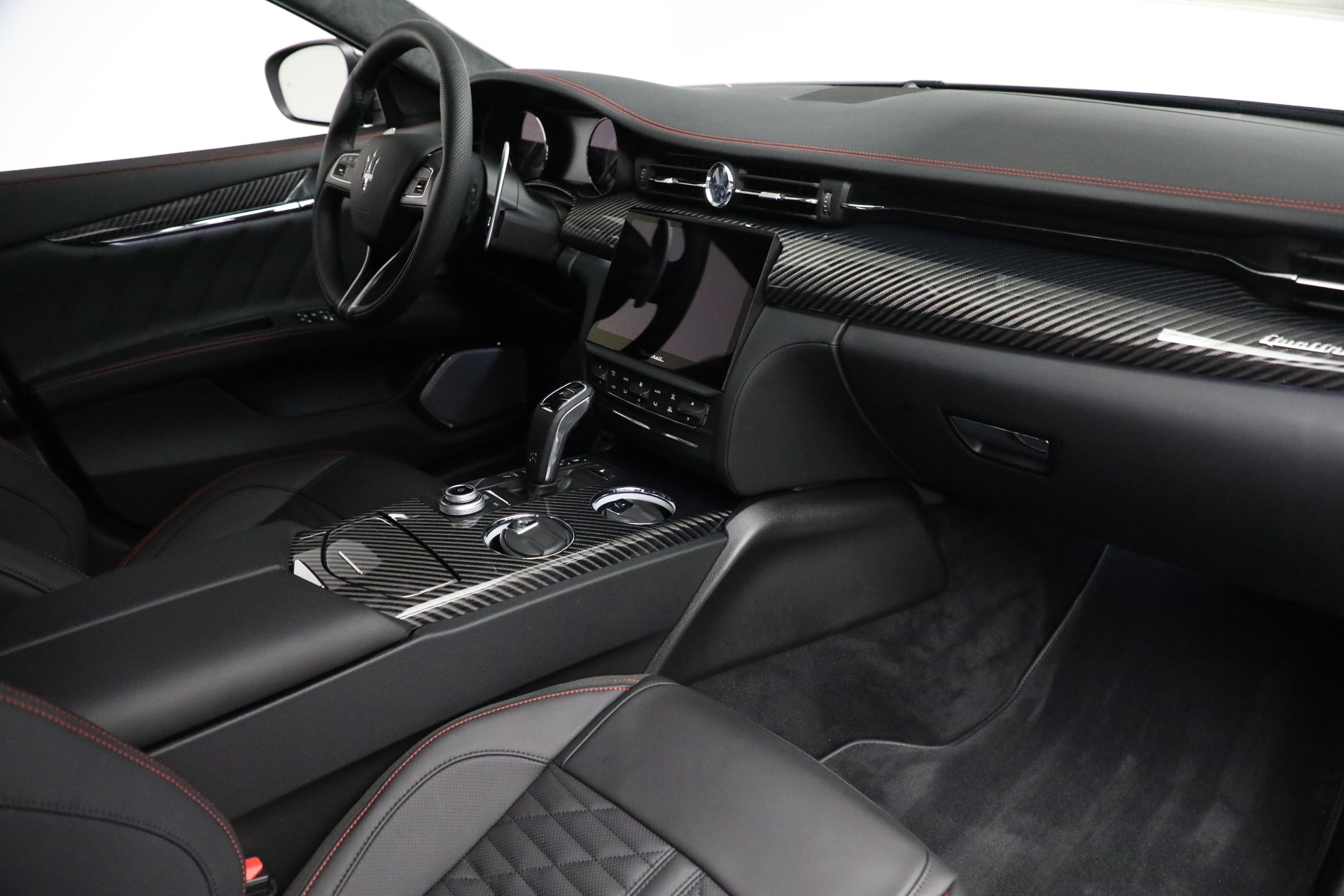 New-2022-Maserati-Quattroporte-Modena-Q4