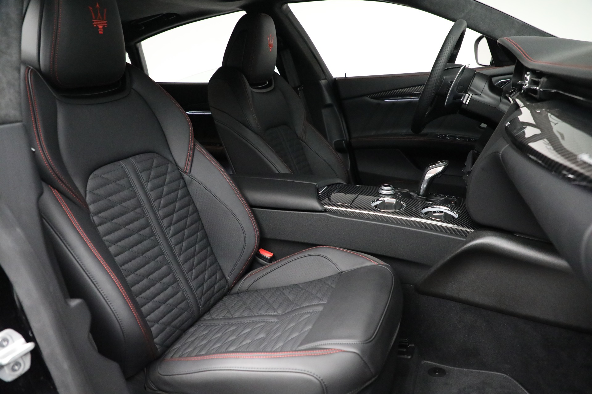 New-2022-Maserati-Quattroporte-Modena-Q4