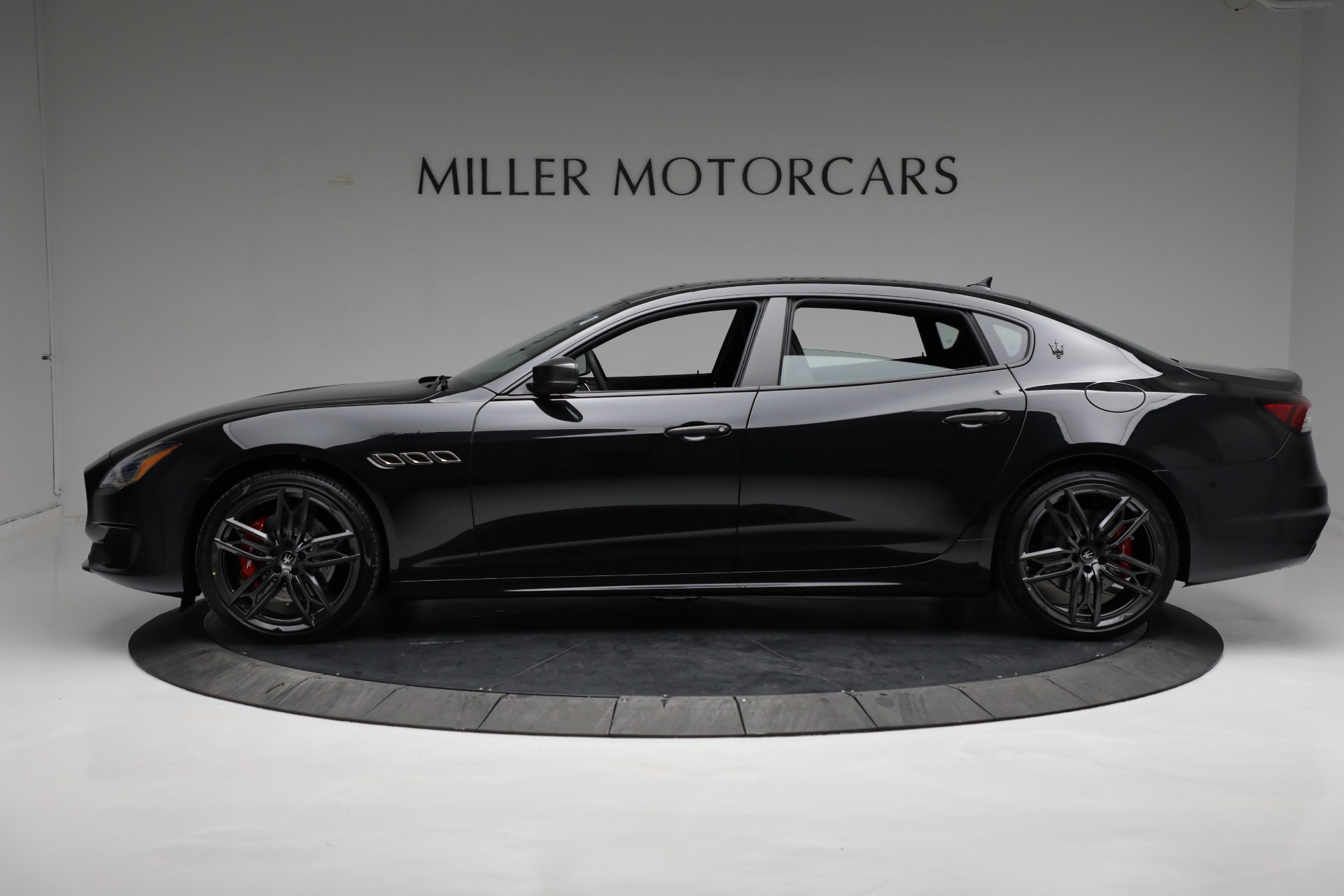 New-2022-Maserati-Quattroporte-Modena-Q4