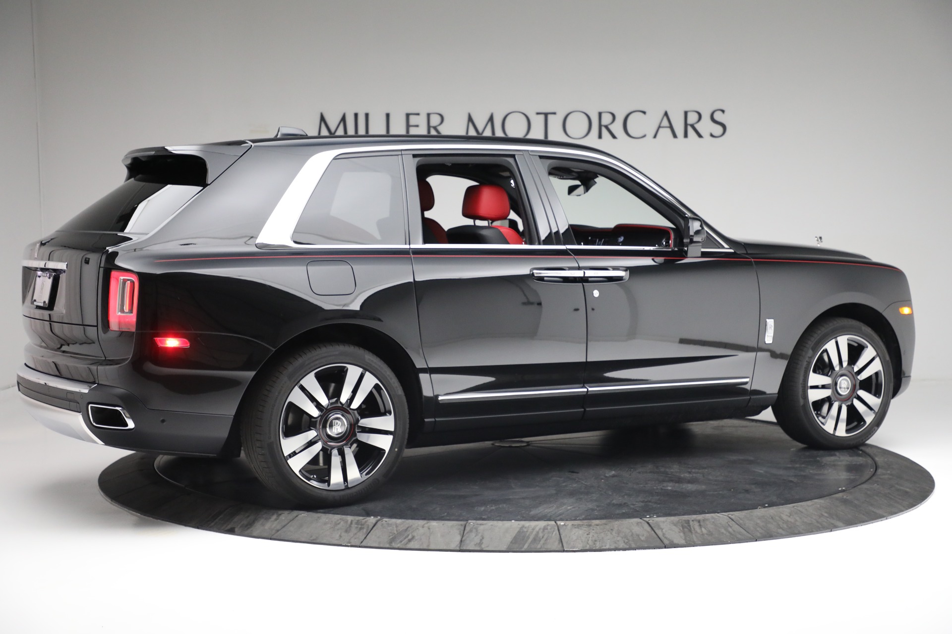 New-2022-Rolls-Royce-Cullinan