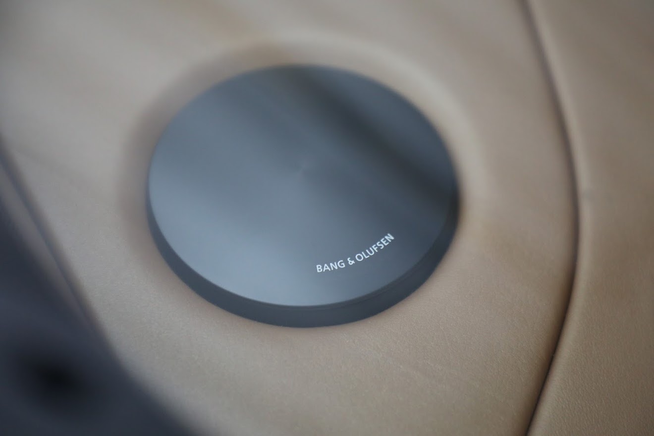 Used-2020-Aston-Martin-DB11-Volante