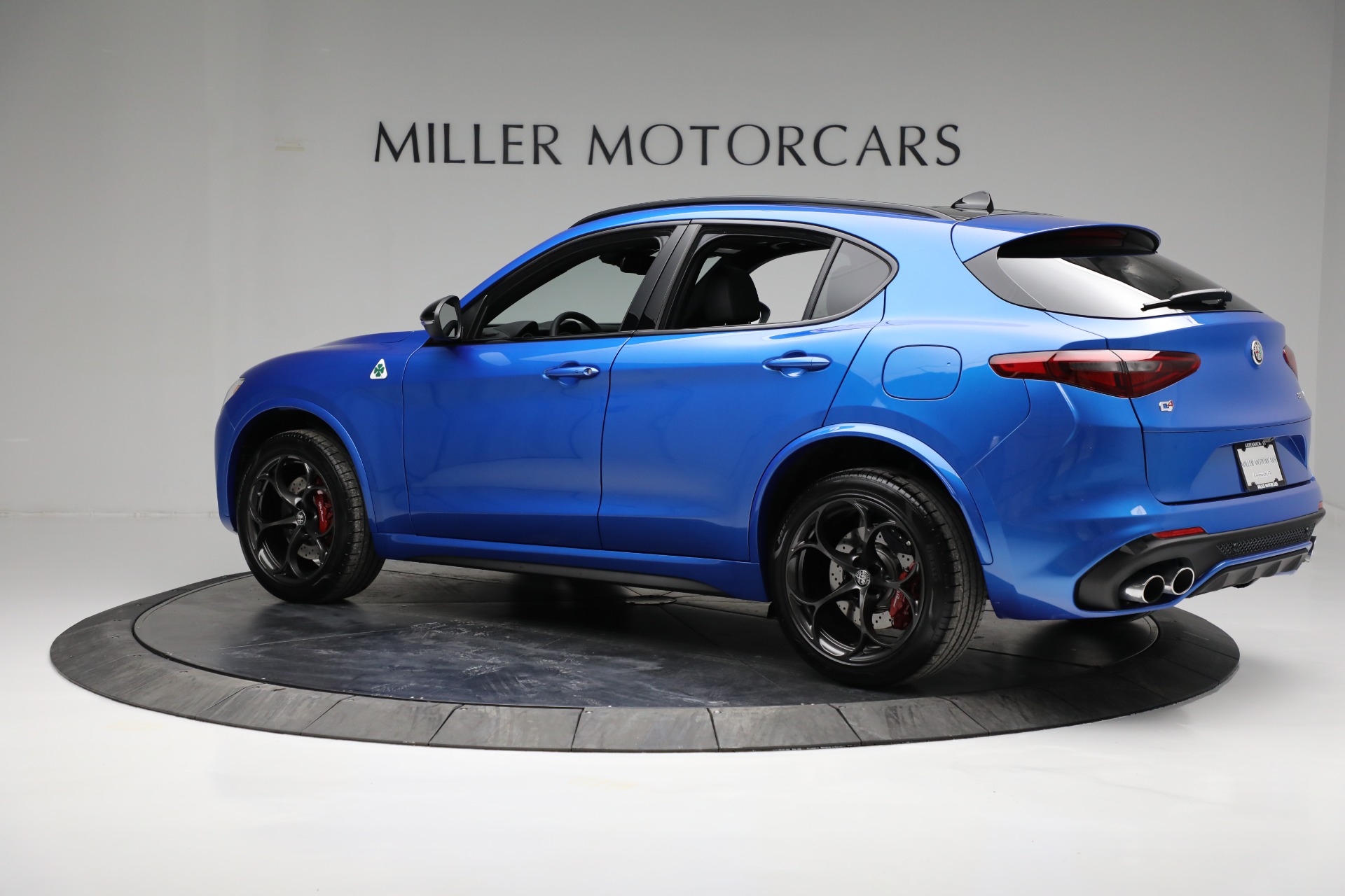 Used-2022-Alfa-Romeo-Stelvio-Quadrifoglio