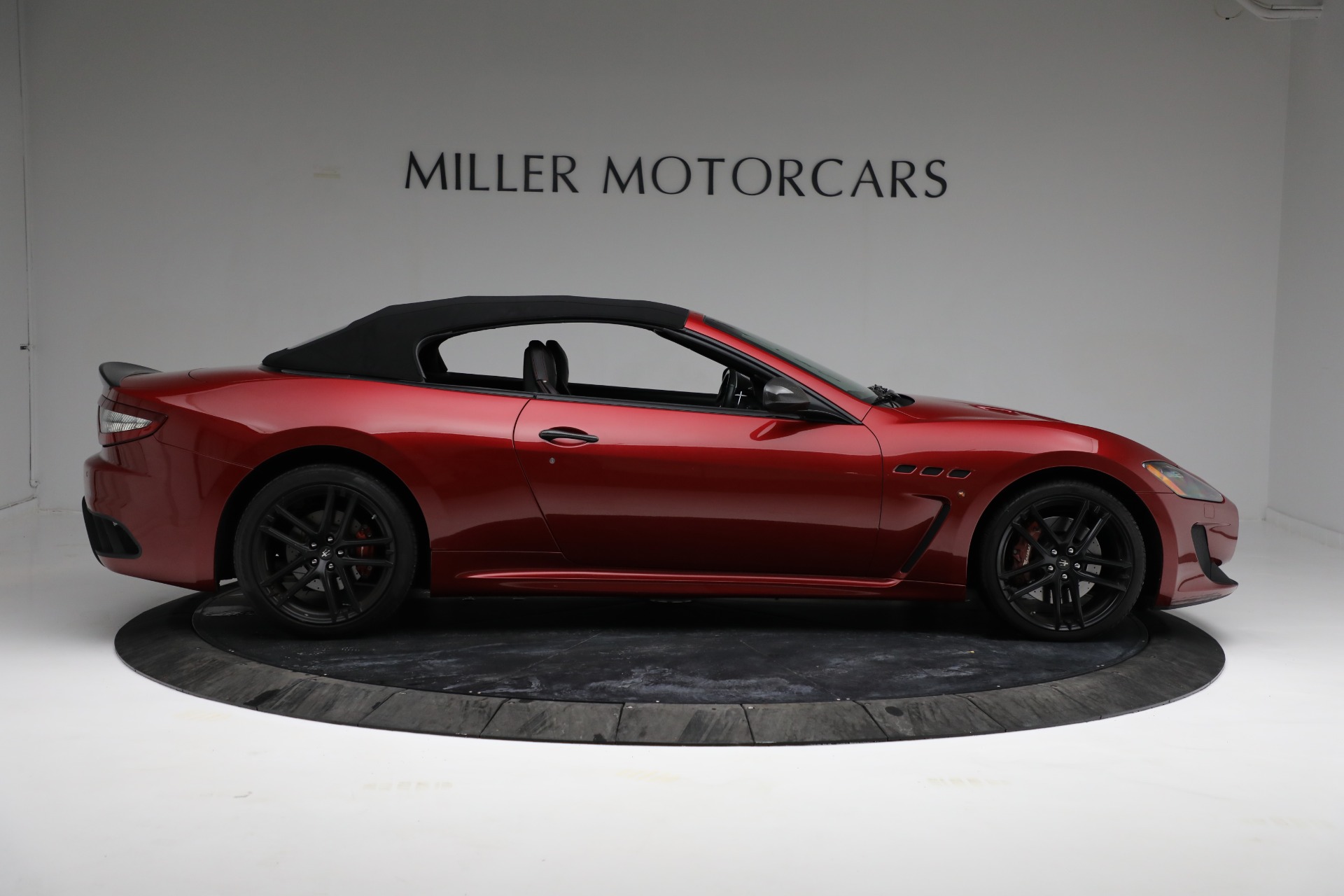 Used-2014-Maserati-GranTurismo-MC