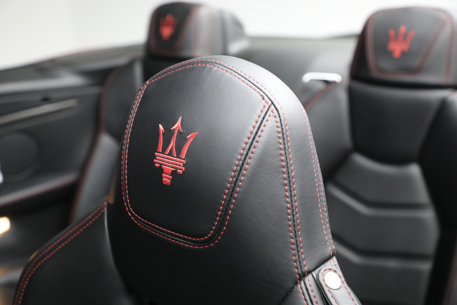 Used-2014-Maserati-GranTurismo-MC