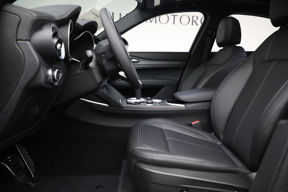 Used-2022-Alfa-Romeo-Stelvio-Ti