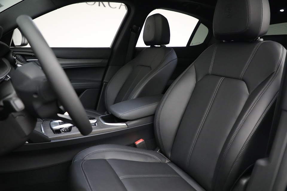 Used-2022-Alfa-Romeo-Stelvio-Ti