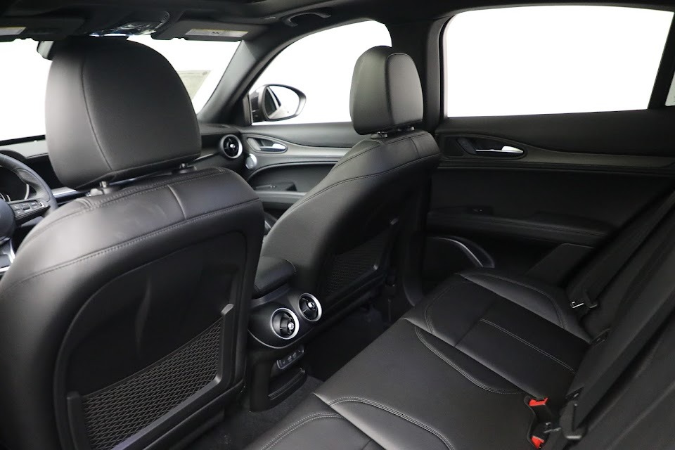 Used-2022-Alfa-Romeo-Stelvio-Ti