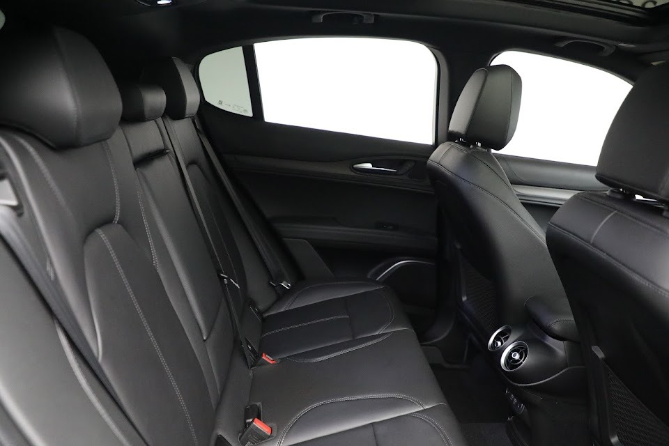 Used-2022-Alfa-Romeo-Stelvio-Ti