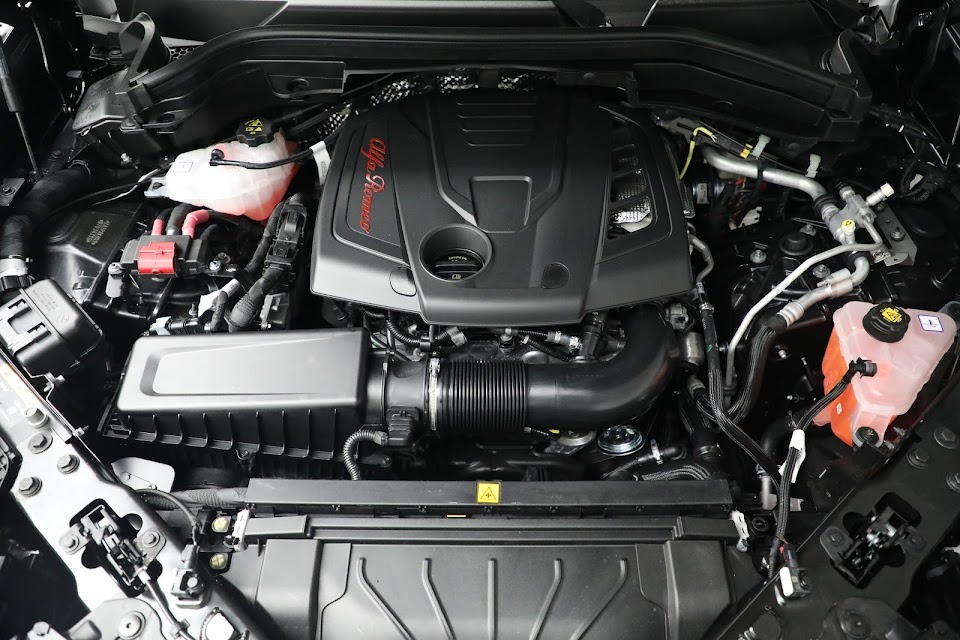 Used-2022-Alfa-Romeo-Stelvio-Ti