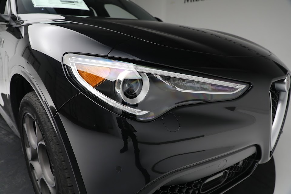 Used-2022-Alfa-Romeo-Stelvio-Ti