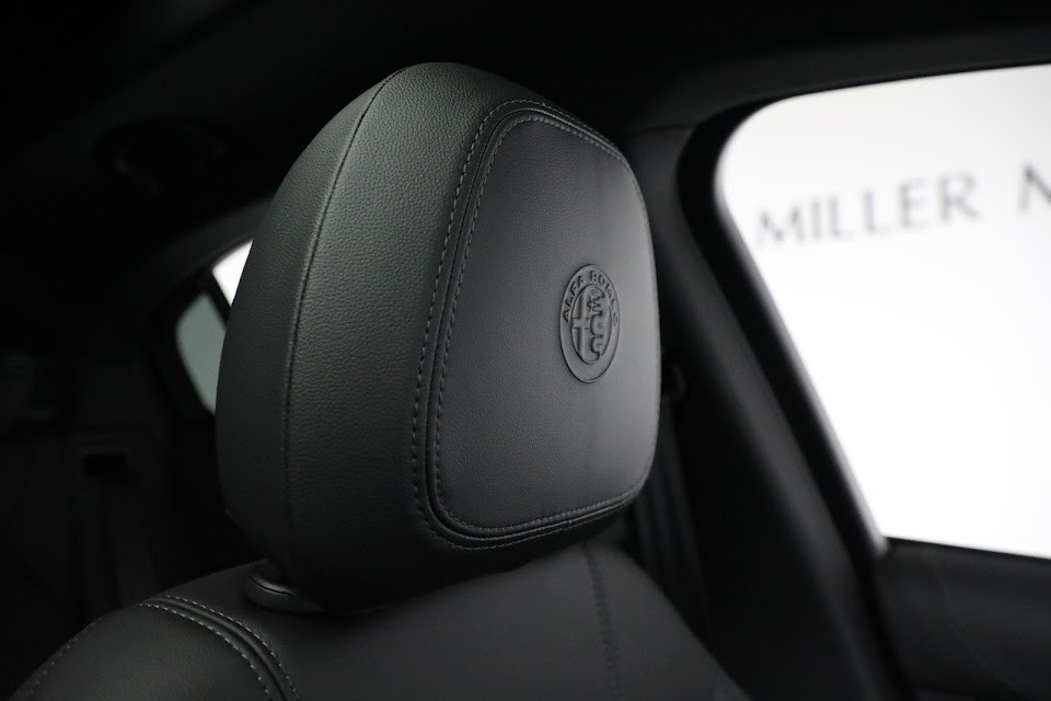 Used-2022-Alfa-Romeo-Stelvio-Ti