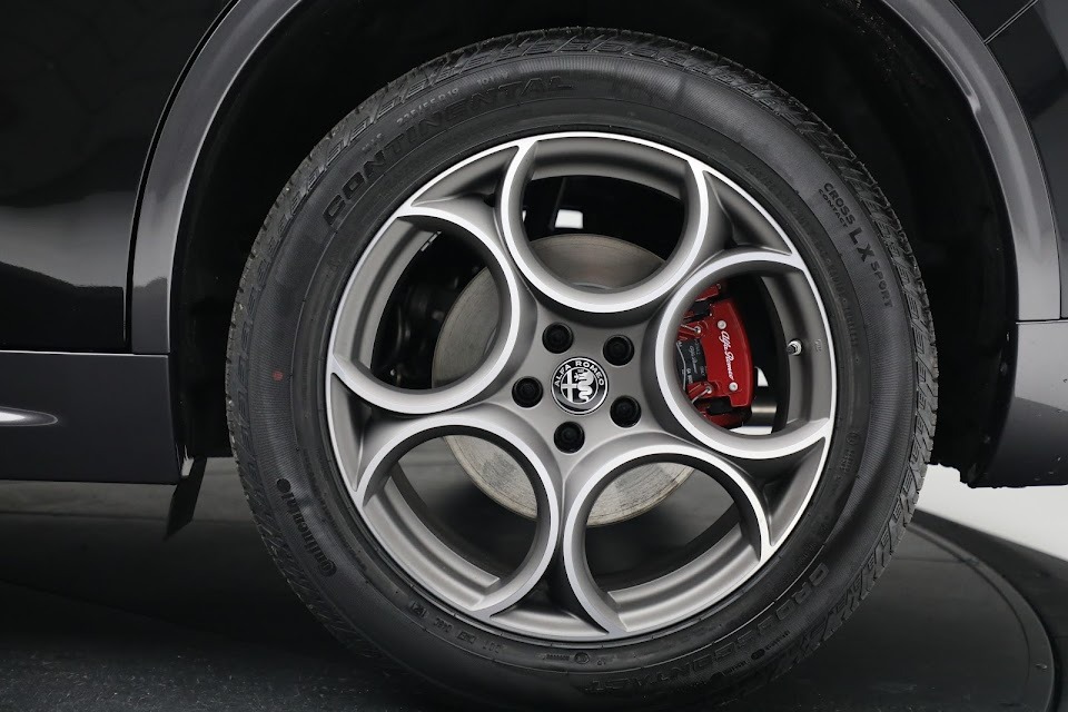 Used-2022-Alfa-Romeo-Stelvio-Ti