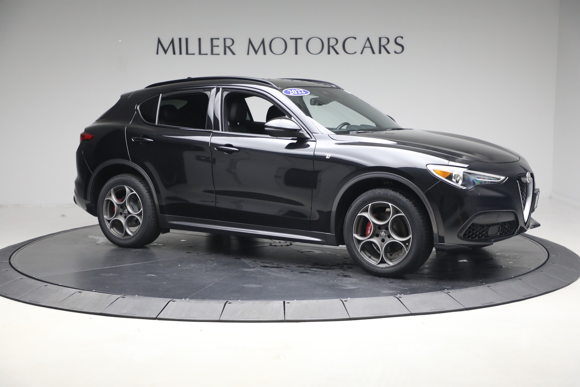 Used-2022-Alfa-Romeo-Stelvio-Ti
