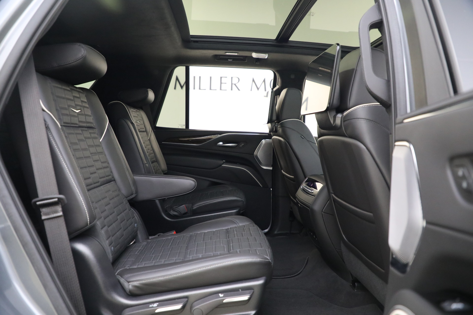 Used-2021-Cadillac-Escalade-Sport-Platinum