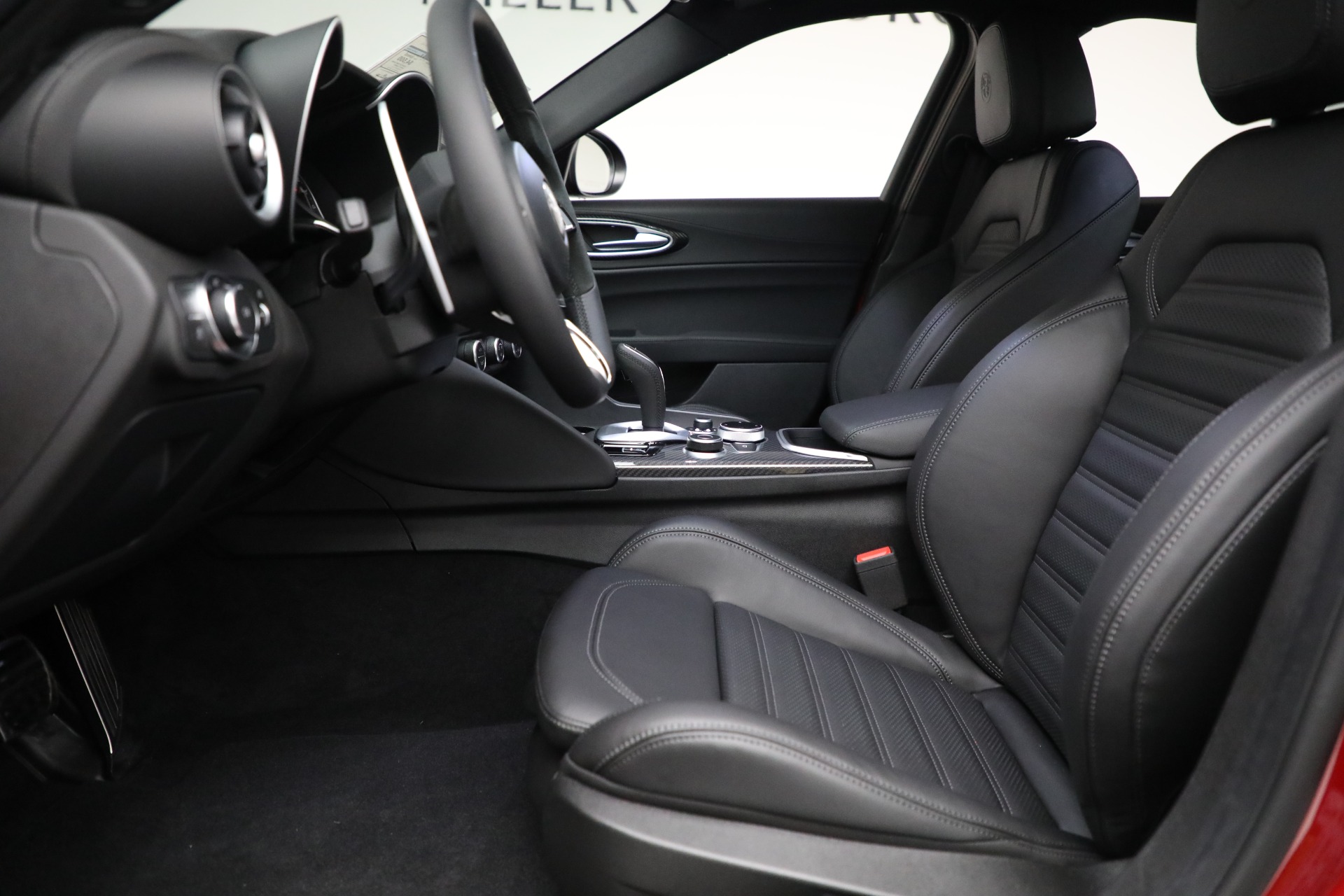 New-2022-Alfa-Romeo-Giulia-Quadrifoglio