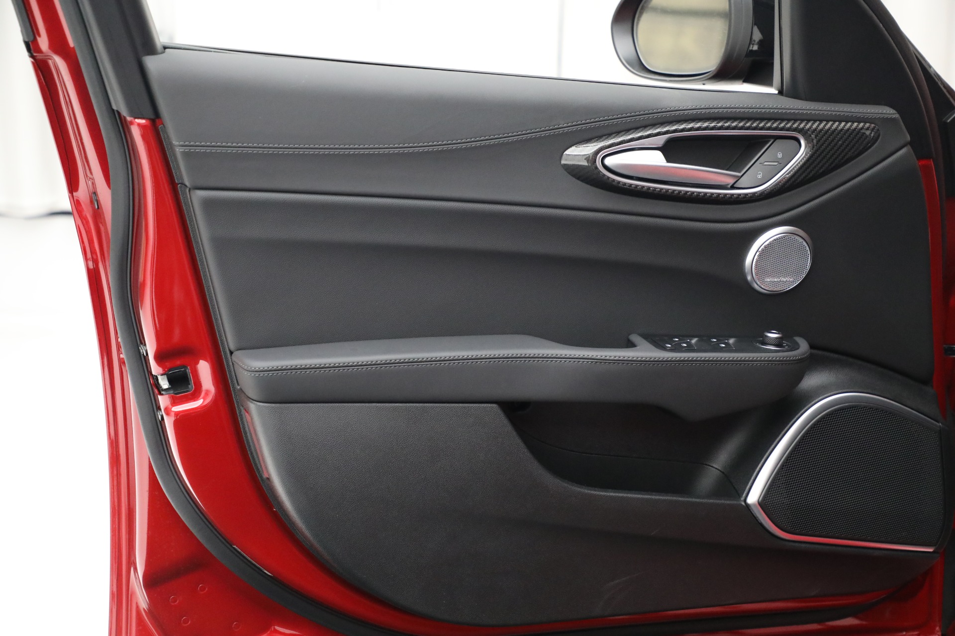 New-2022-Alfa-Romeo-Giulia-Quadrifoglio