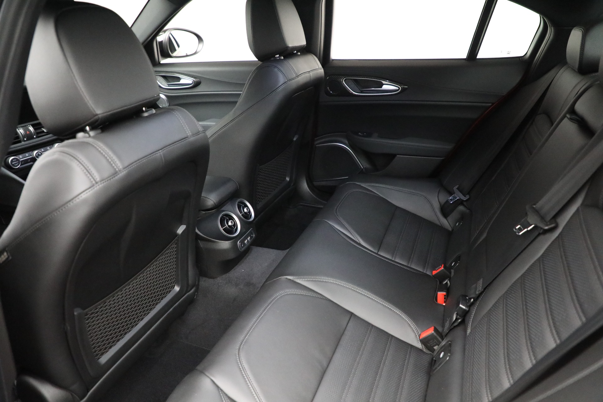 New-2022-Alfa-Romeo-Giulia-Quadrifoglio