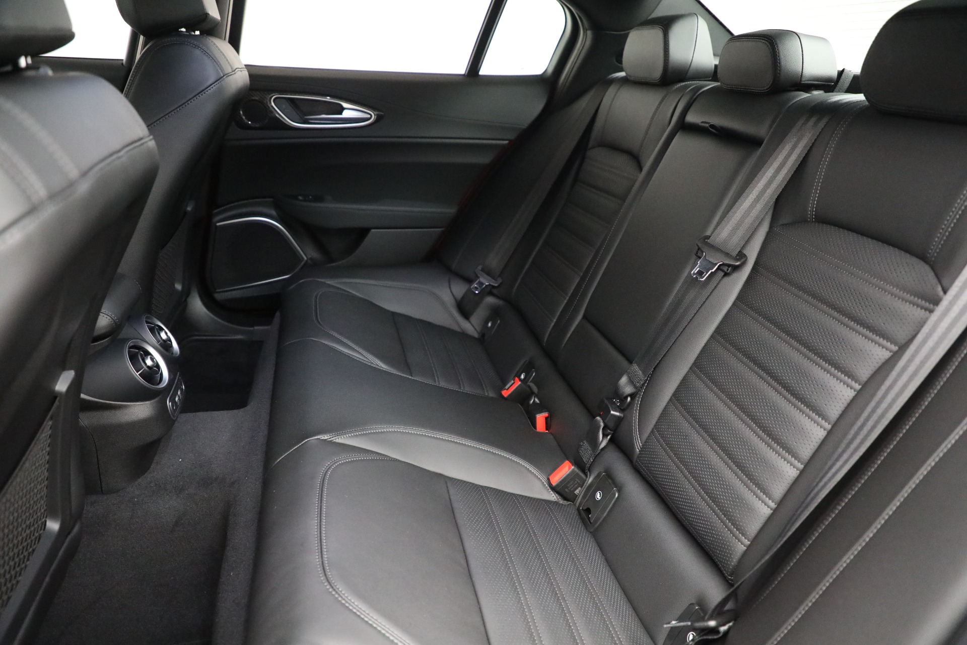 New-2022-Alfa-Romeo-Giulia-Quadrifoglio