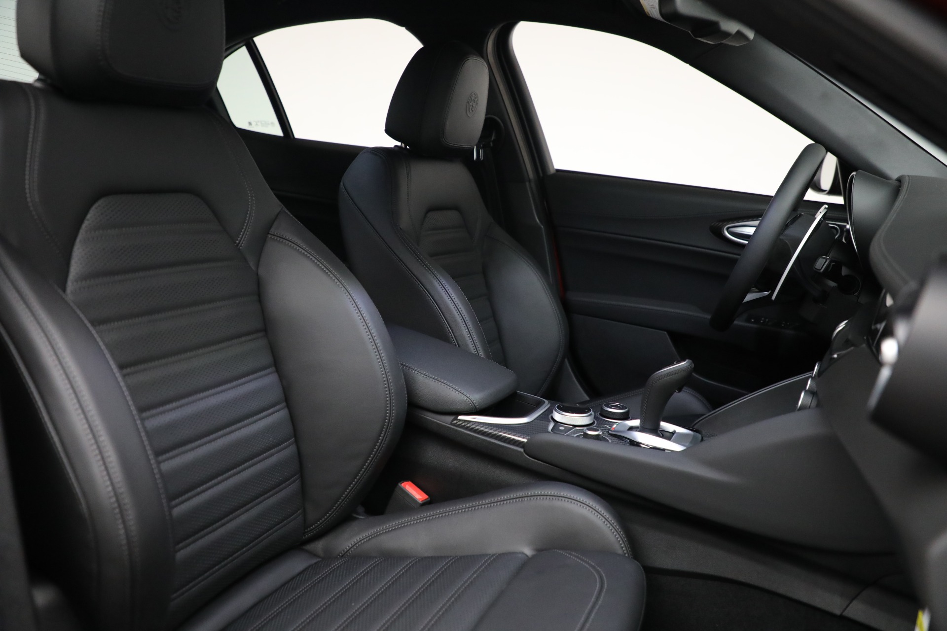 New-2022-Alfa-Romeo-Giulia-Quadrifoglio