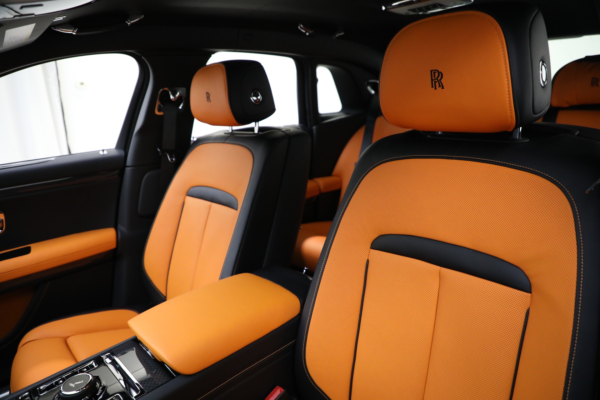 New-2022-Rolls-Royce-Ghost-Black-Badge