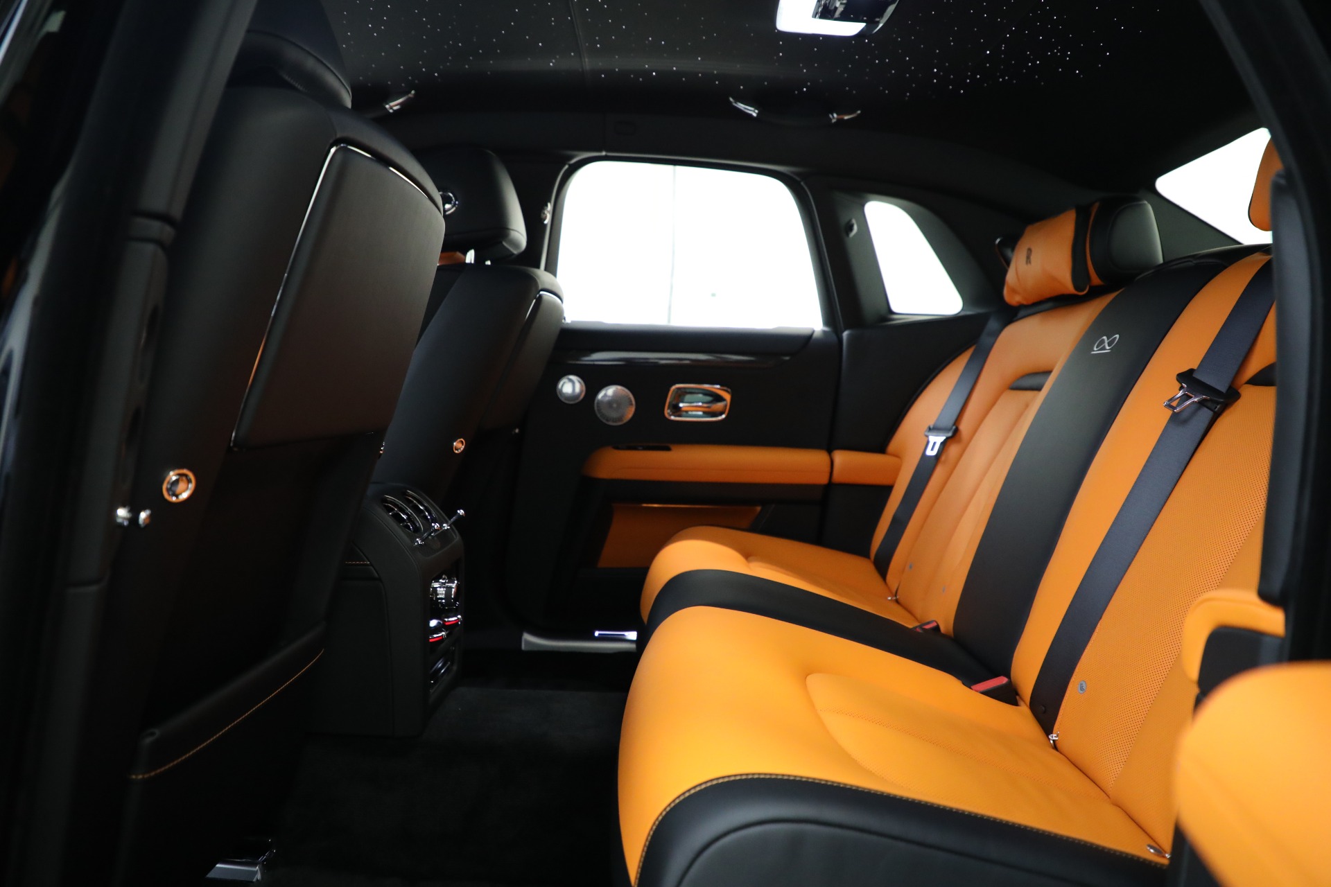 New-2022-Rolls-Royce-Ghost-Black-Badge