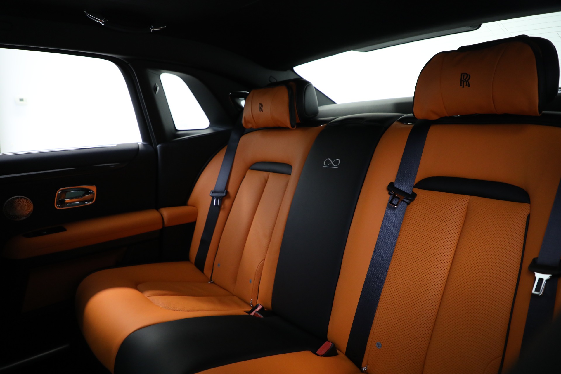 New-2022-Rolls-Royce-Ghost-Black-Badge