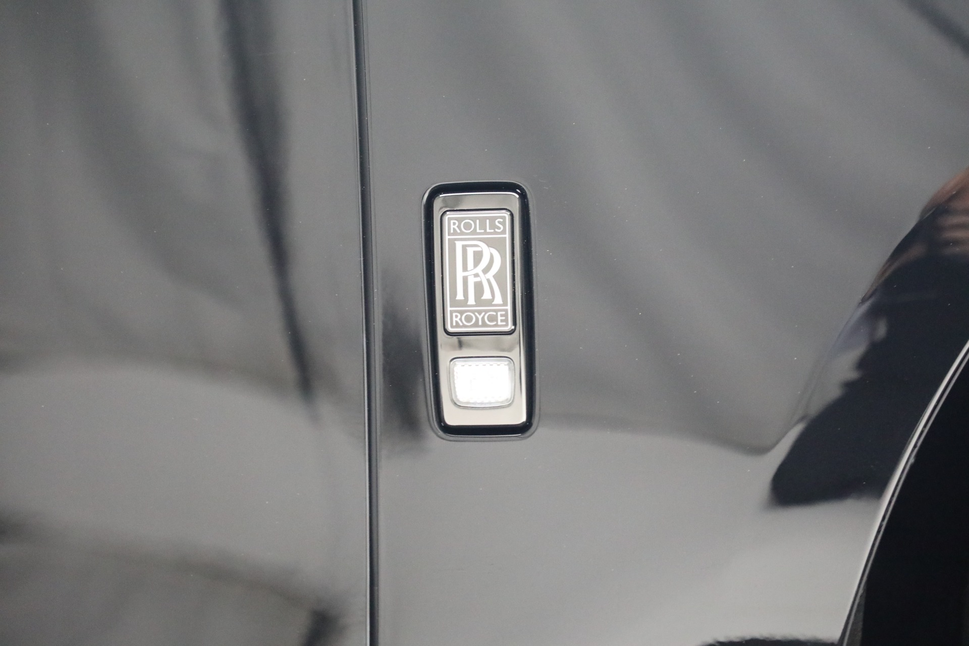 New-2022-Rolls-Royce-Ghost-Black-Badge