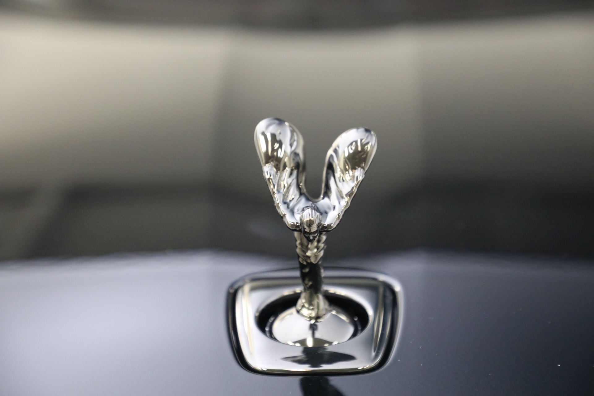 New-2022-Rolls-Royce-Ghost-Black-Badge