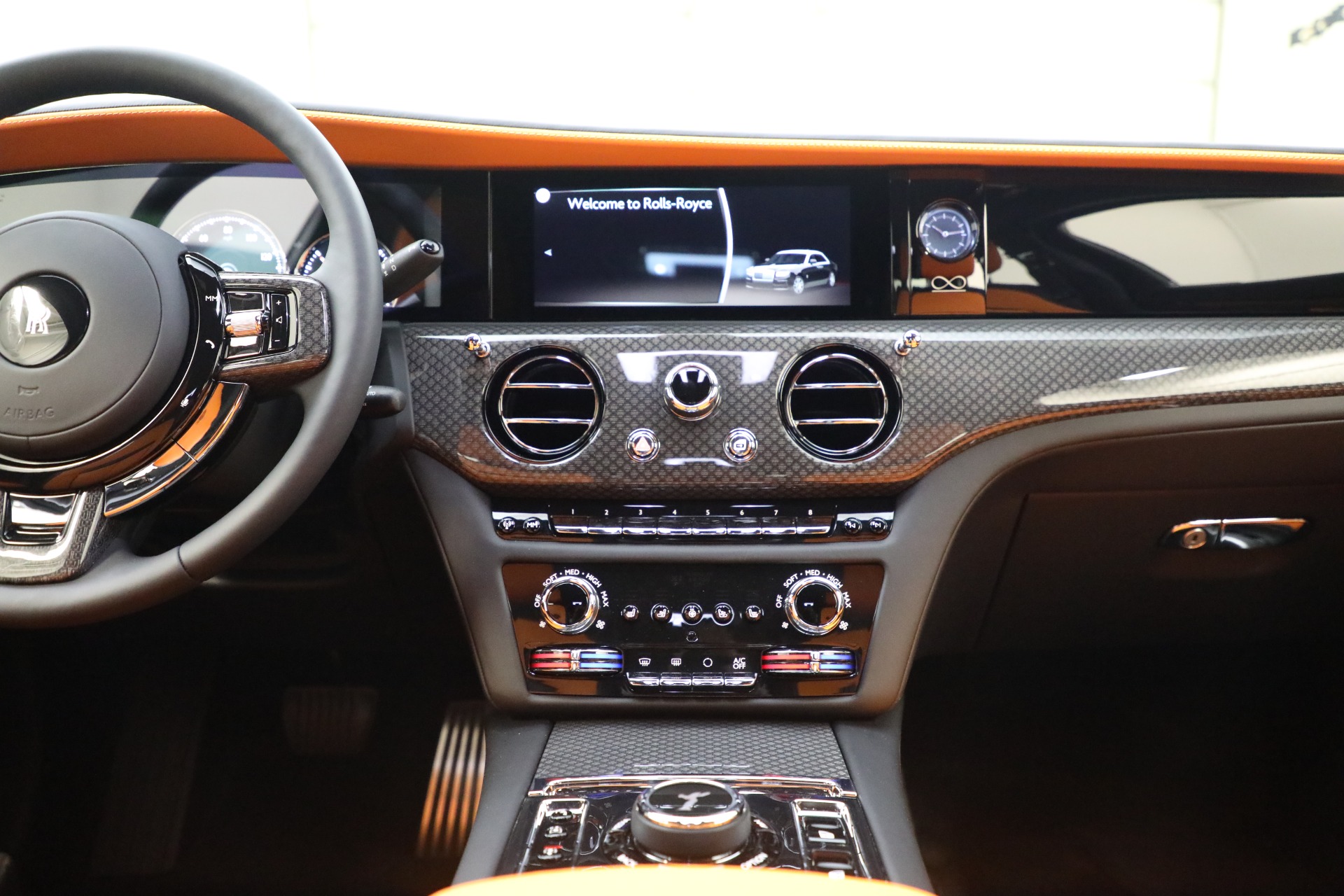 New-2022-Rolls-Royce-Ghost-Black-Badge