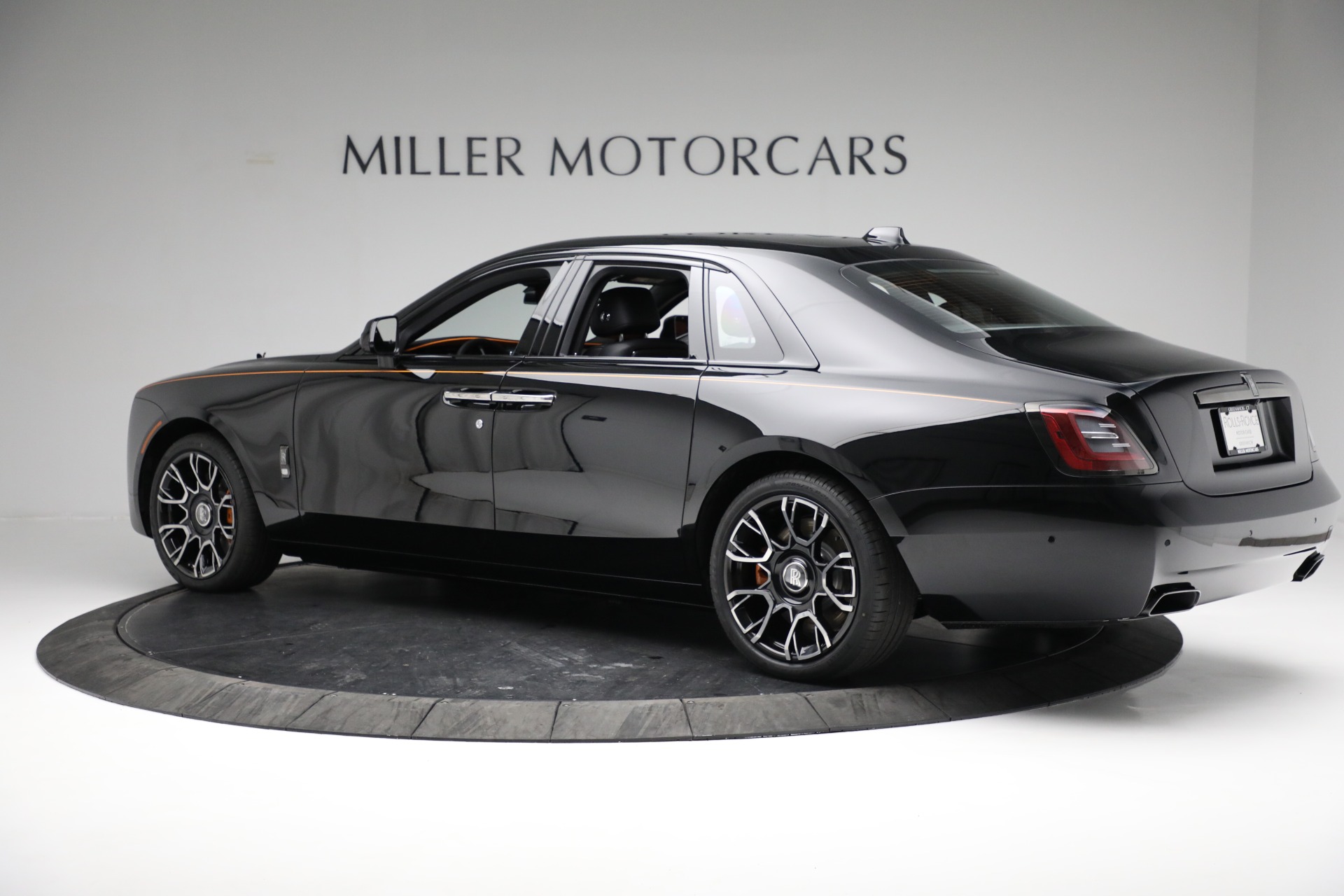 New-2022-Rolls-Royce-Ghost-Black-Badge