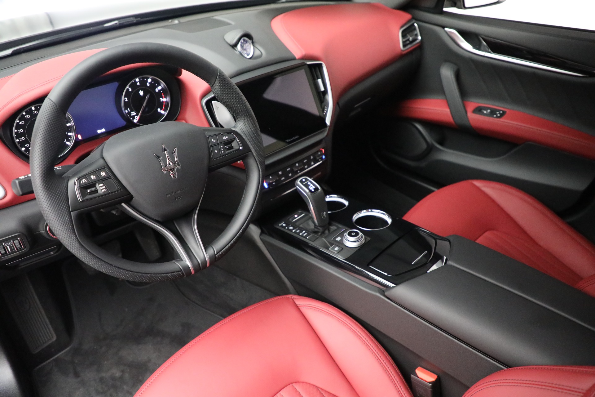 New-2022-Maserati-Ghibli-Modena-Q4