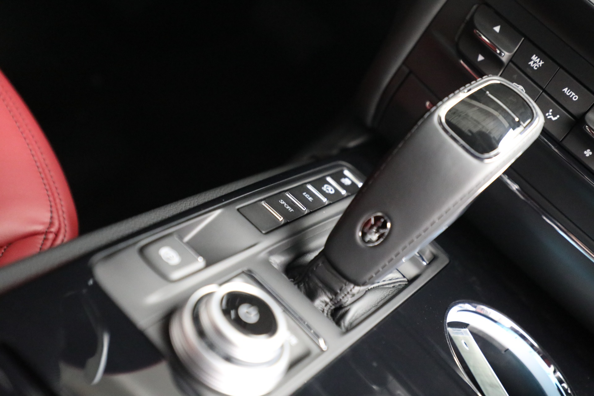 New-2022-Maserati-Ghibli-Modena-Q4