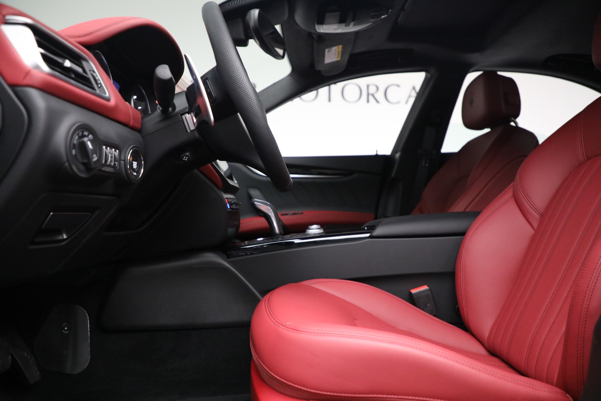 New-2022-Maserati-Ghibli-Modena-Q4