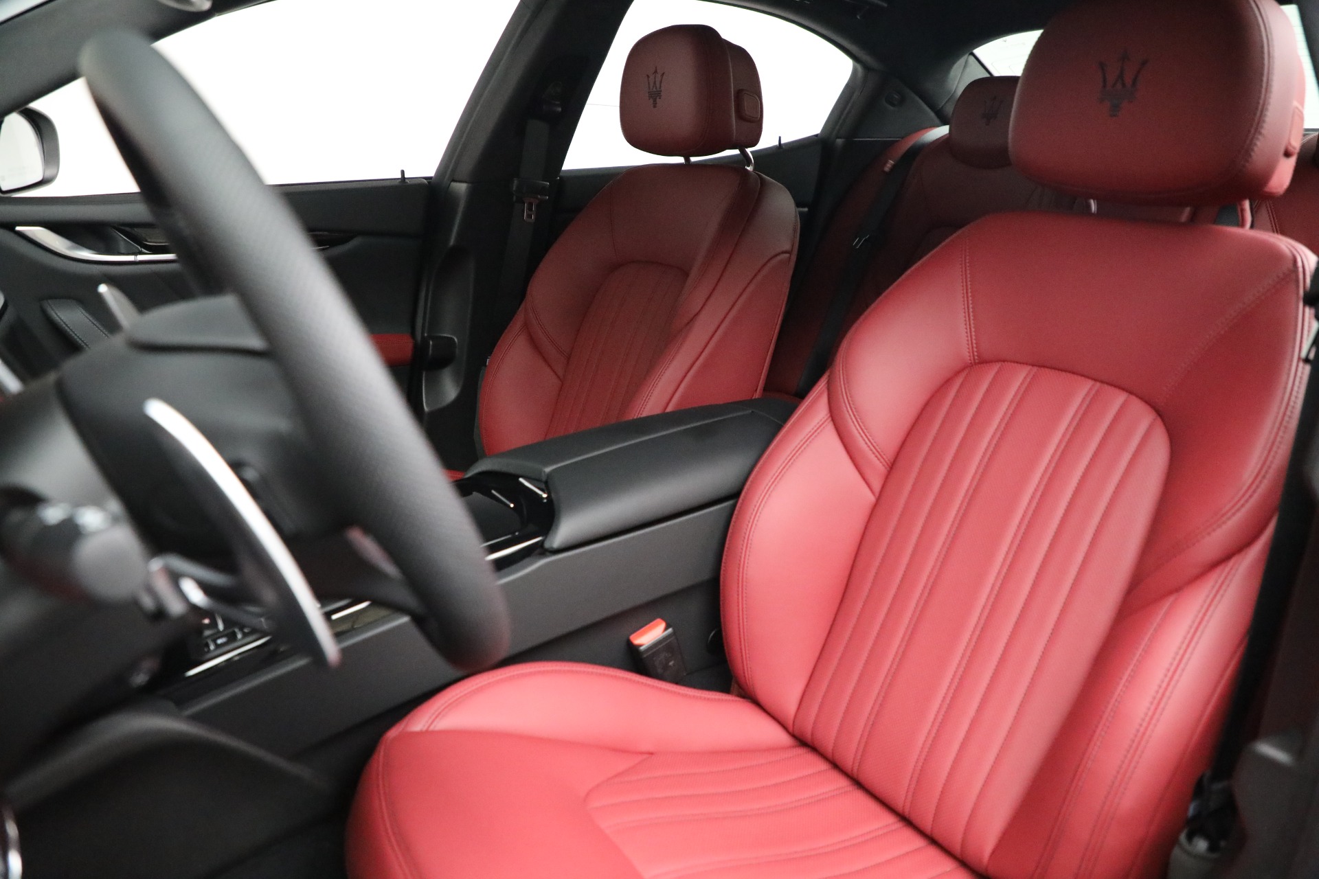 New-2022-Maserati-Ghibli-Modena-Q4