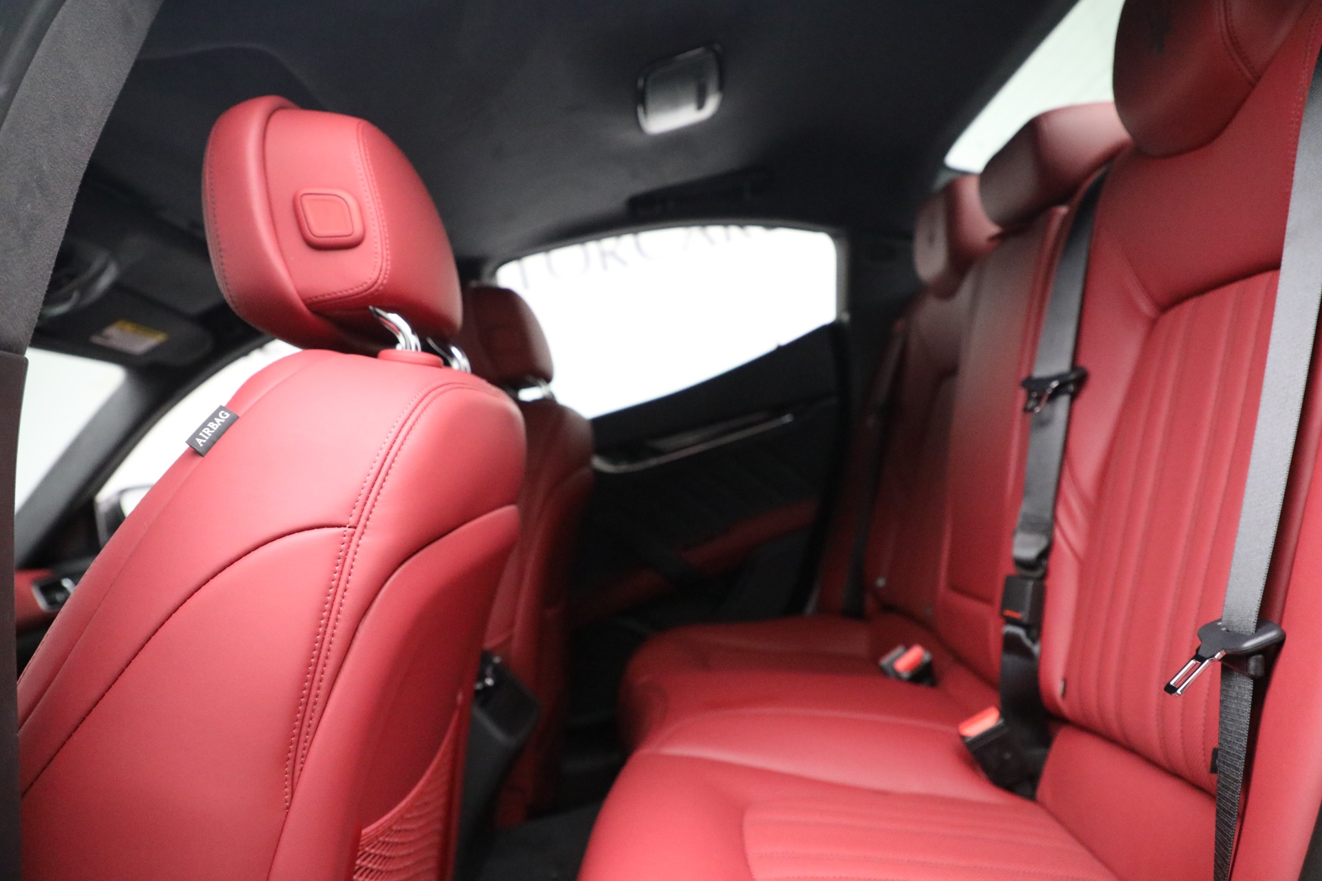 New-2022-Maserati-Ghibli-Modena-Q4