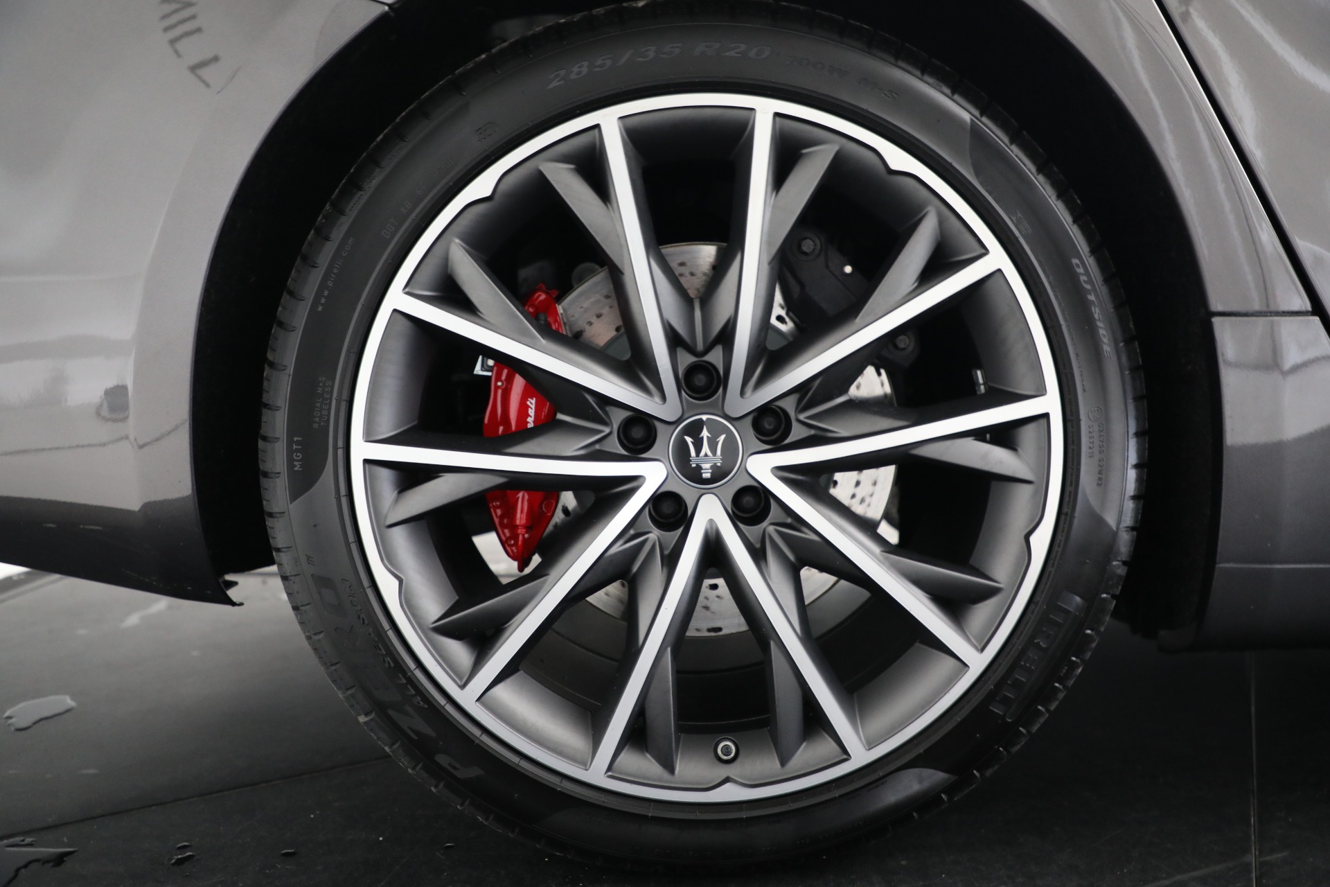 New-2022-Maserati-Ghibli-Modena-Q4