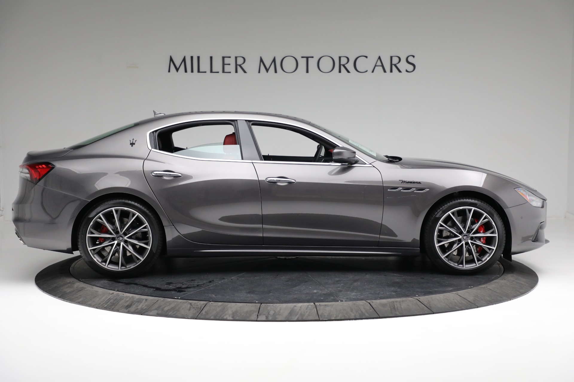 New-2022-Maserati-Ghibli-Modena-Q4