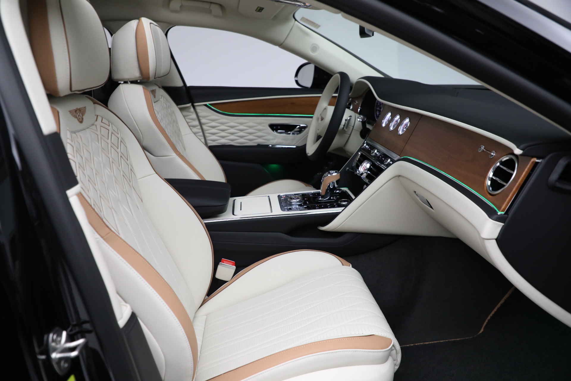 New-2022-Bentley-Flying-Spur-Hybrid-Odyssean-Edition