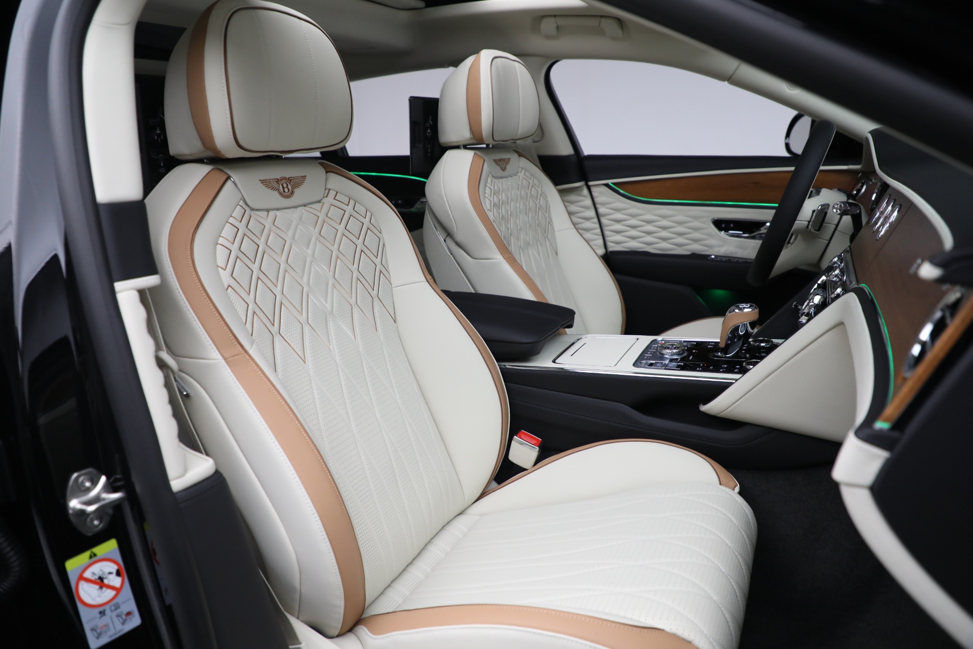 New-2022-Bentley-Flying-Spur-Hybrid-Odyssean-Edition