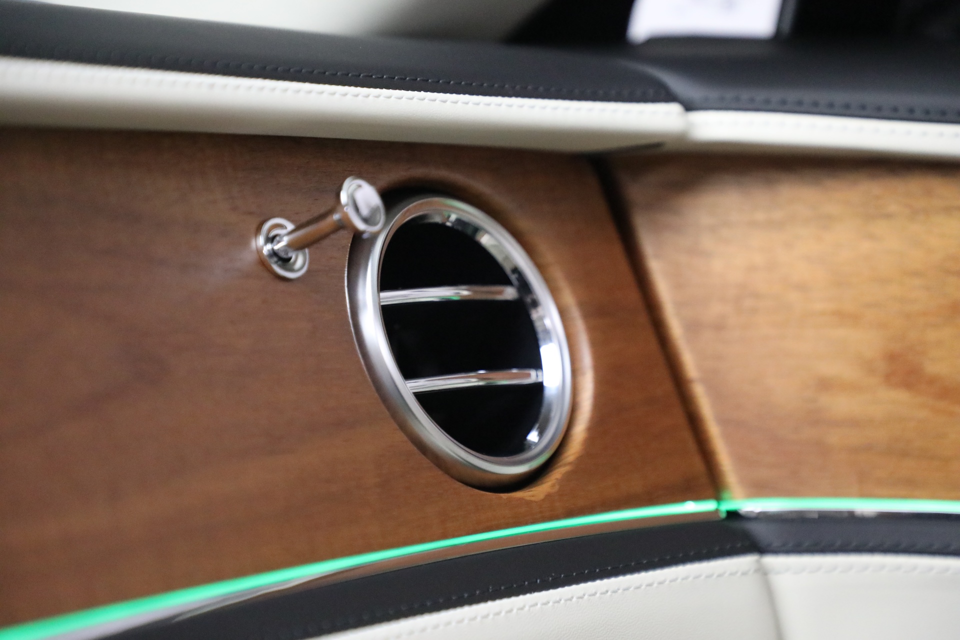 New-2022-Bentley-Flying-Spur-Hybrid-Odyssean-Edition