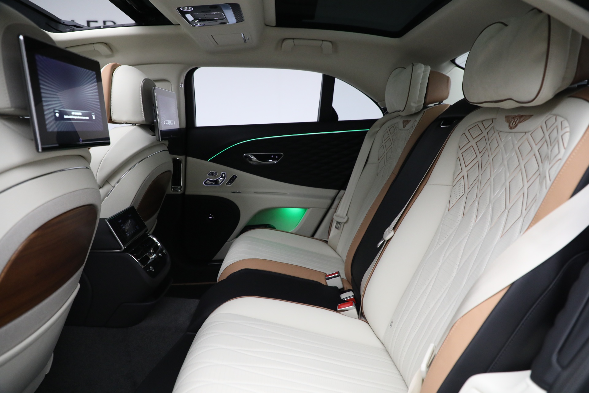 New-2022-Bentley-Flying-Spur-Hybrid-Odyssean-Edition