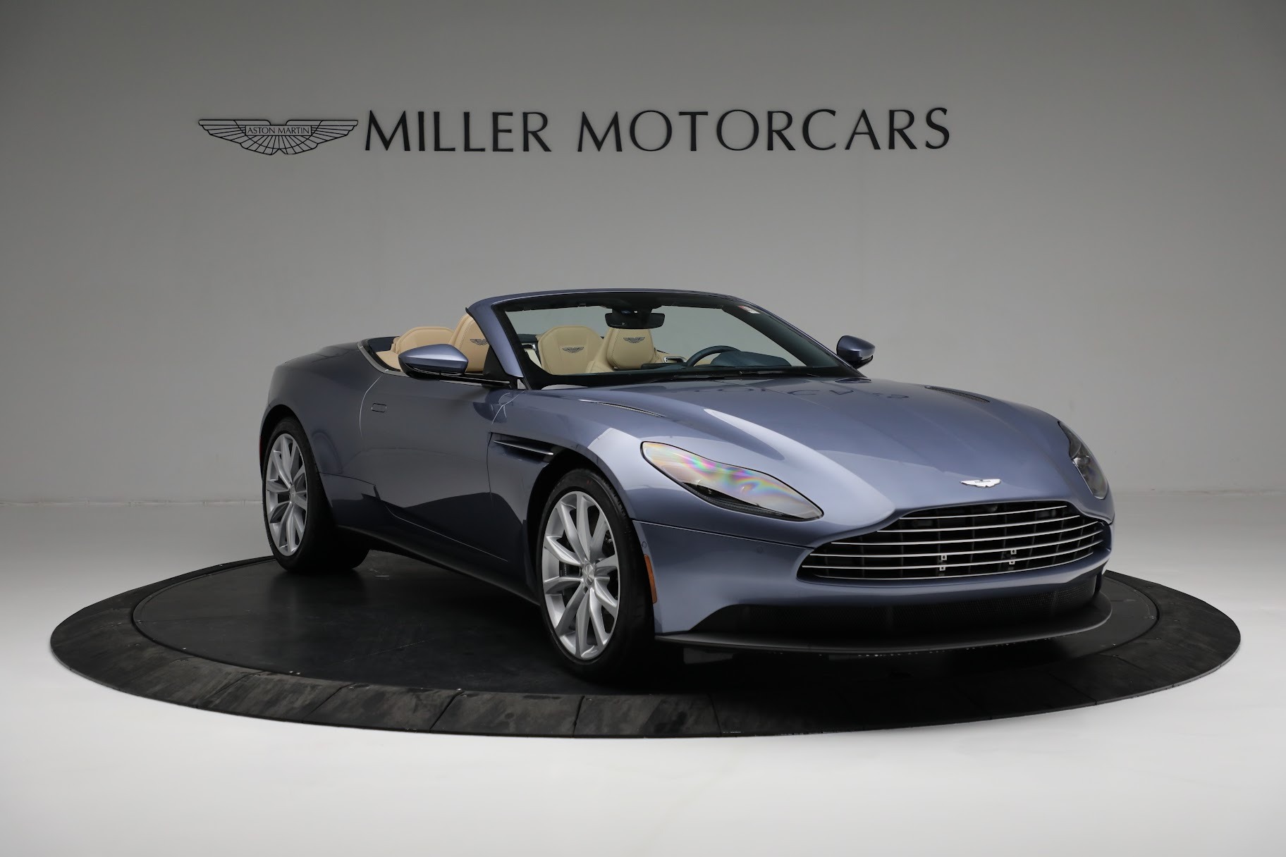 Used-2022-Aston-Martin-DB11-Volante