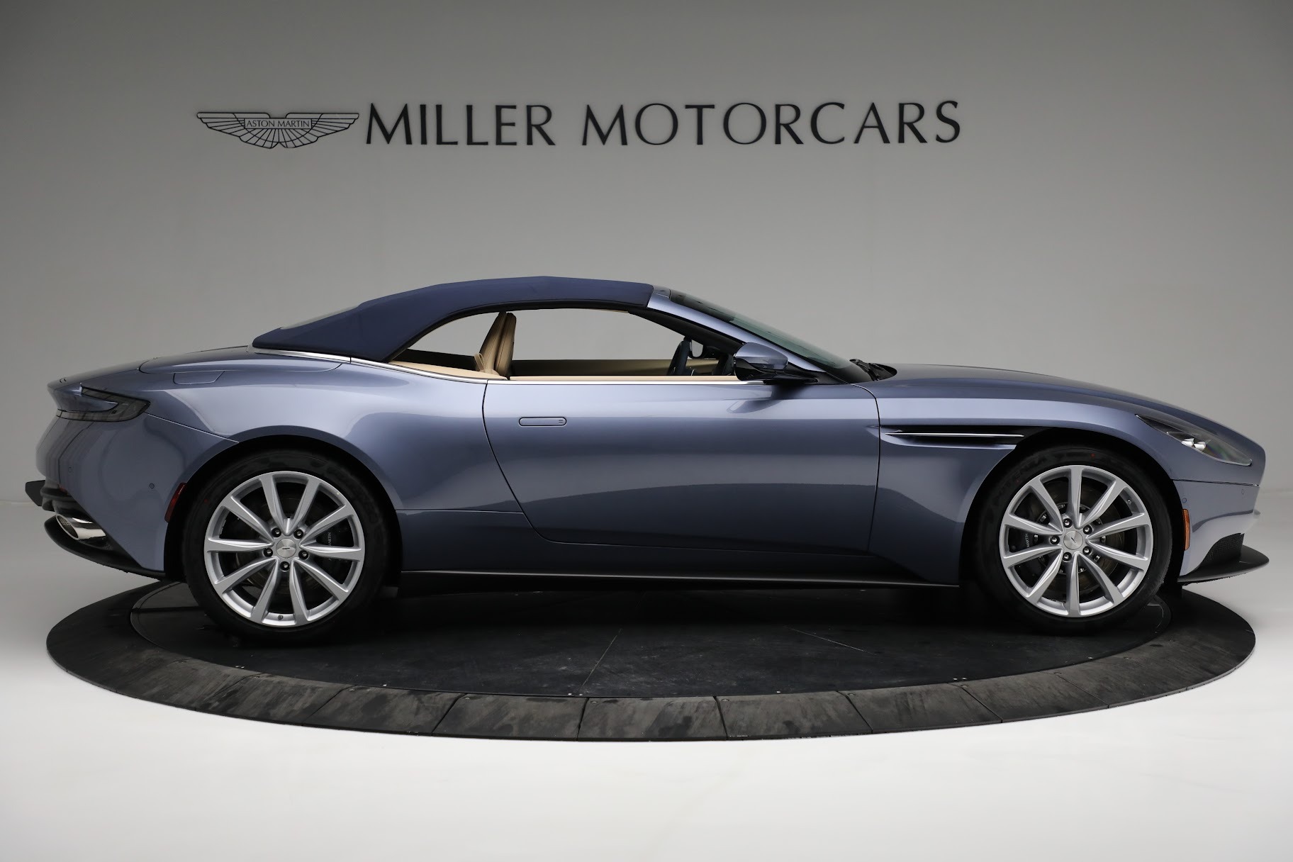 Used-2022-Aston-Martin-DB11-Volante