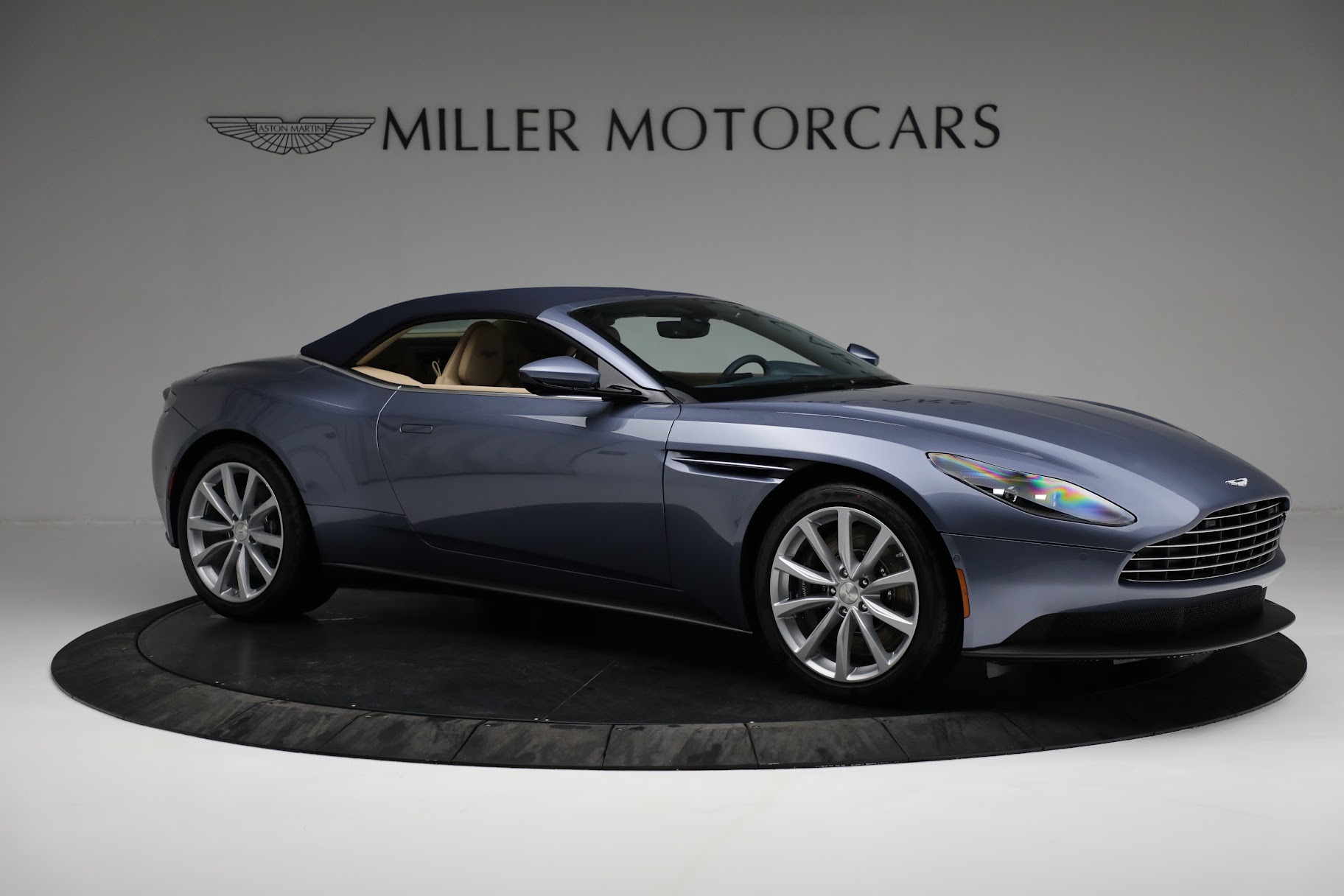 Used-2022-Aston-Martin-DB11-Volante
